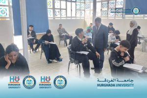 رئيس جامعة الغردقة يجري جولة تفقدية للاطمئنان على سير امتحانات الفصل الدراسي الأول
