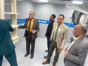 رئيس جامعة أسوان يتفقد اللمسات الأخيرة لمستشفى العظام الجامعي استعدادًا لافتتاحه