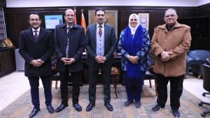 قيادات جامعة القاهرة تواصل الجولات التفقدية لمتابعة امتحانات نهاية الفصل الدراسي الأول