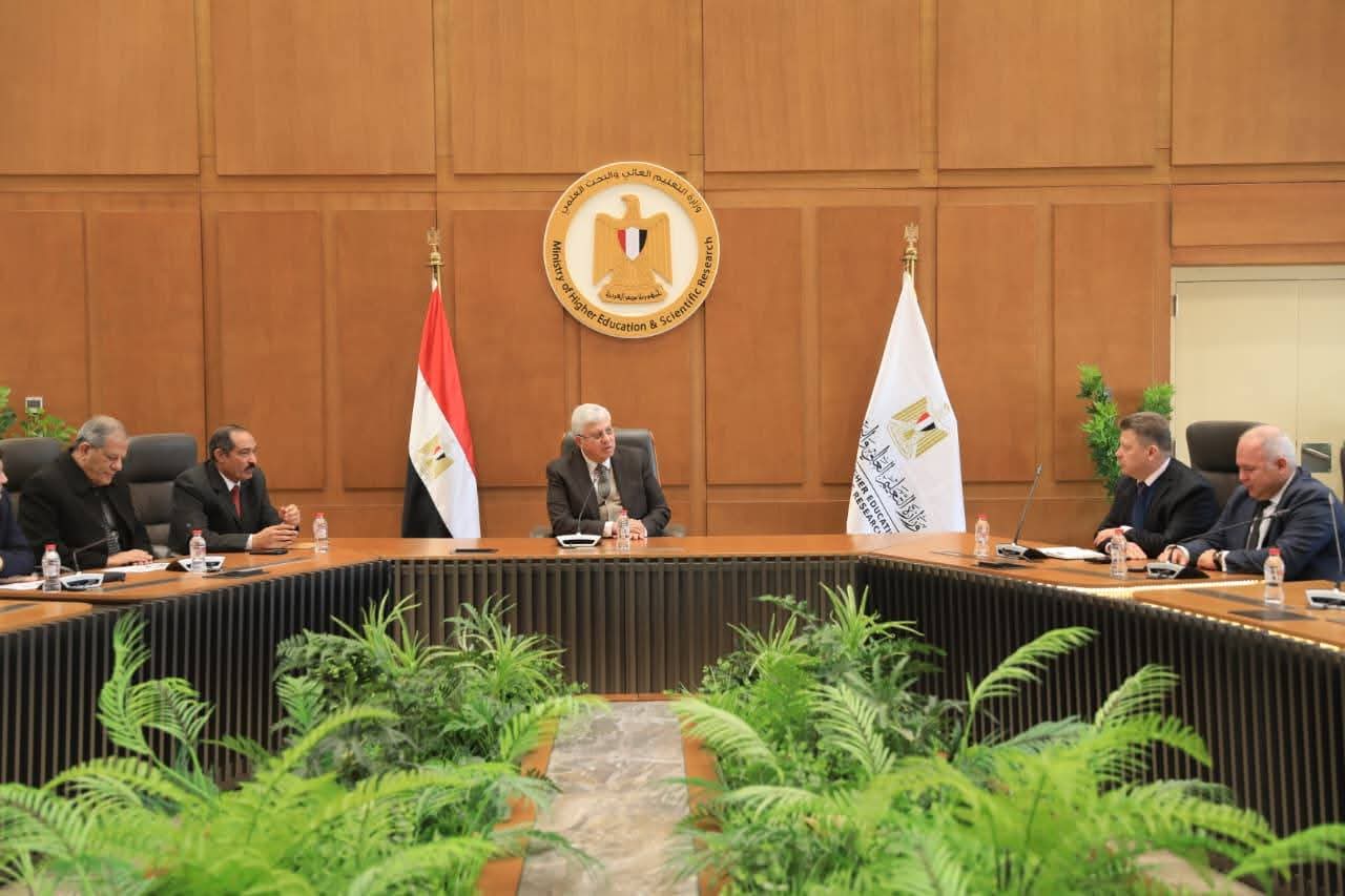 وزير التعليم العالي يشهد توقيع اتفاقية بين المعهد التكنولوجي العالي للعلوم المالية والإدارية بسوهاج ومعهد سانت بطرسبرغ بروسيا