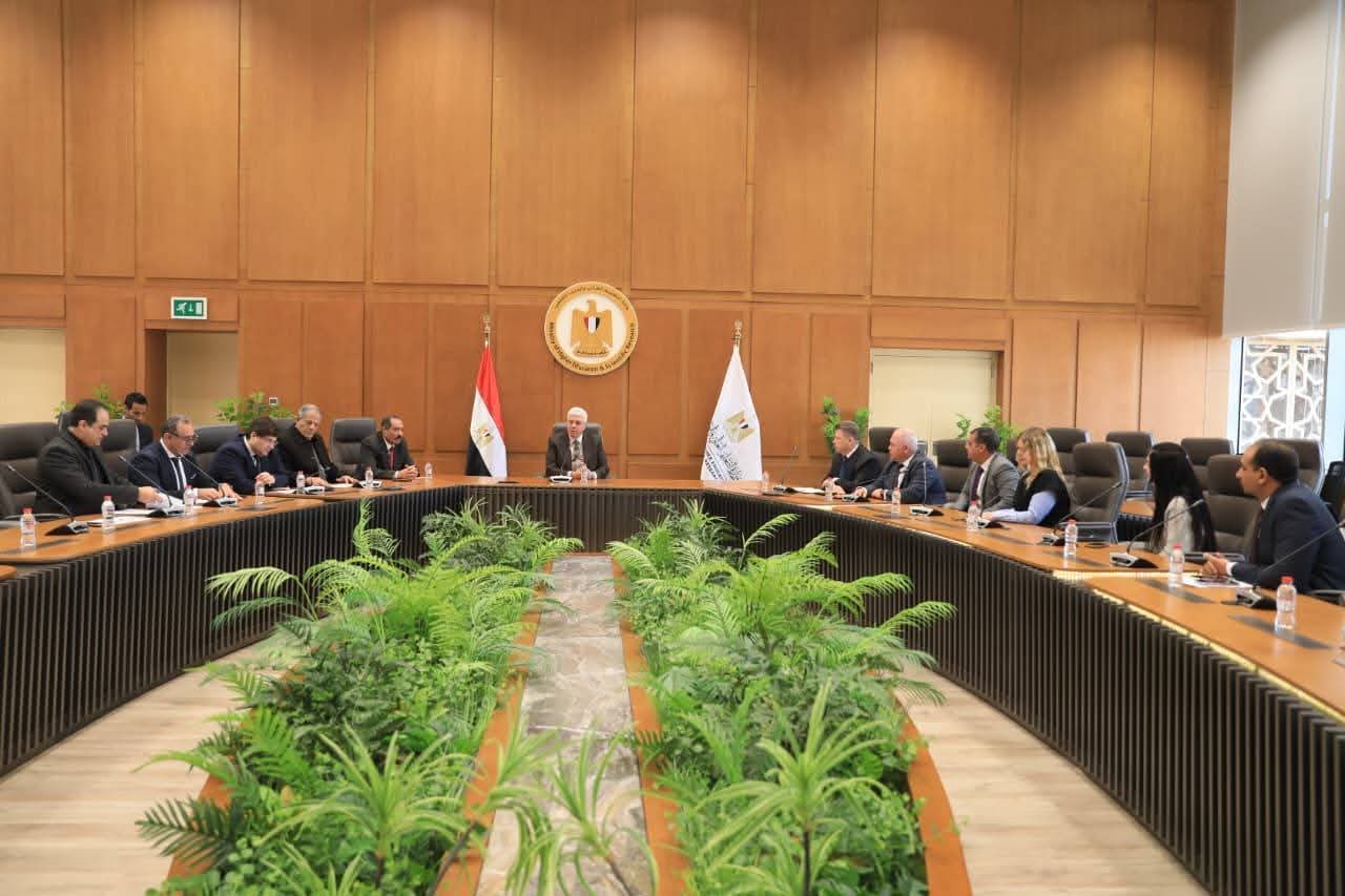 وزير التعليم العالي يشهد توقيع اتفاقية بين المعهد التكنولوجي العالي للعلوم المالية والإدارية بسوهاج ومعهد سانت بطرسبرغ بروسيا