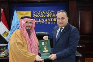 قنصل عام السعودية يشيد بالبيئة التعليمية الداعمة التي توفرها جامعة الإسكندرية لطلابها الوافدين