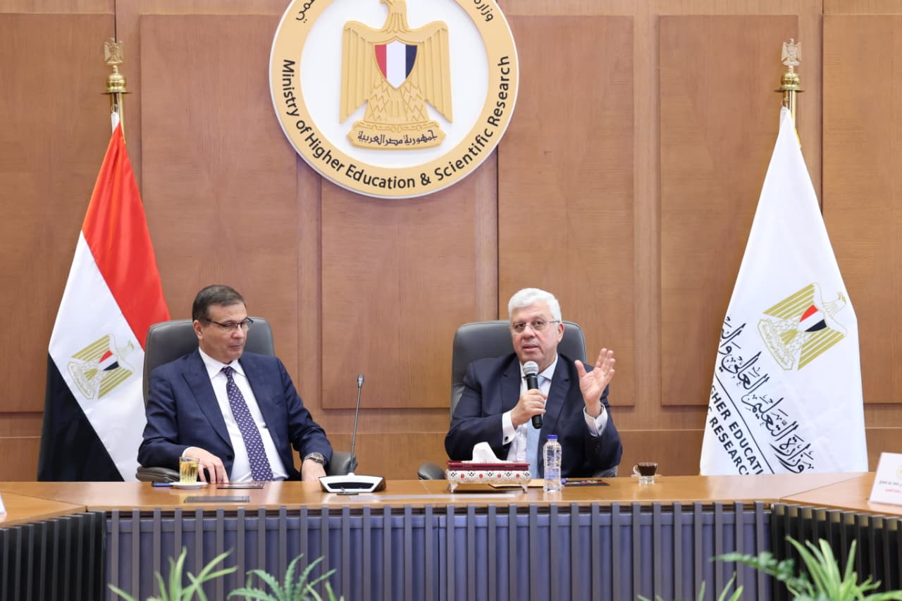 وزيرا التعليم العالي والزراعة يبحثان تفاصيل مشروع إنشاء جامعة الغذاء في مصر