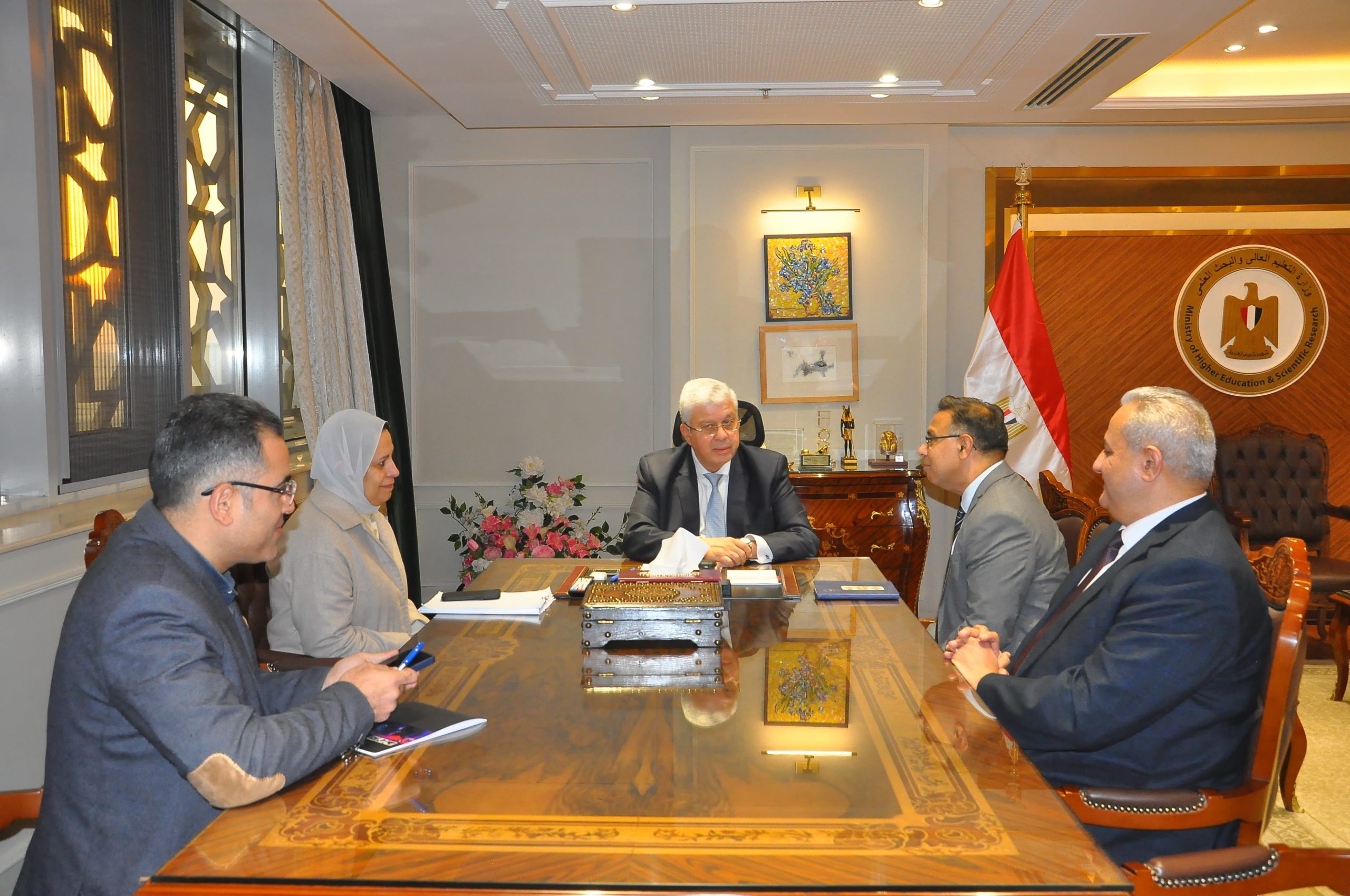 وزير التعليم العالي يستقبل رئيس جامعة ولفرهامبتون لبحث سبل تعزيز التعاون