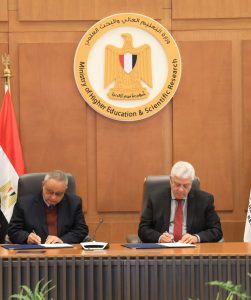 وزير التعليم العالي ومدير مكتبة الإسكندرية يوقعان بروتوكول تعاون لافتتاح سفارة المعرفة ببرلين