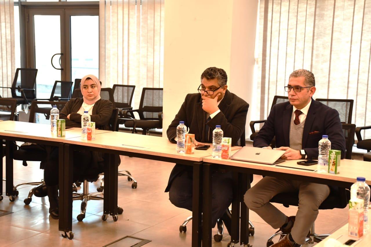 مجلس إدارة مركز «النانو تكنولوجي» بعين شمس يجتمع لبحث خطط الإنتاج وتطوير المنظومة البحثية