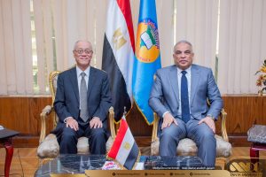 رئيس جامعة طنطا يستقبل السفير الياباني لبحث آفاق التعاون المشترك