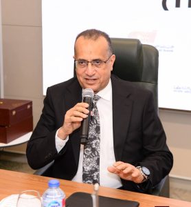 بتكلفة 3 ملايين دولار.. مستشفيات جامعة أسيوط توقع عقود شراء أجهزة لمرضى الأورام الأول من نوعها بالصعيد