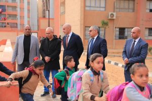 وزير التربية والتعليم يجري جولة تفقدية مفاجئة بمدارس "تحيا مصر" بحي الأسمرات