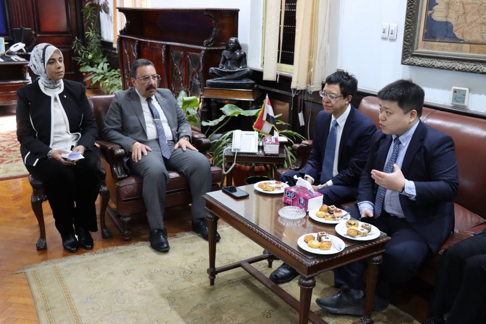 جامعة الإسكندرية تستقبل وفدًا طبيًا صينيًا رفيع المستوى لتعزيز التعاون في جراحات الكبد