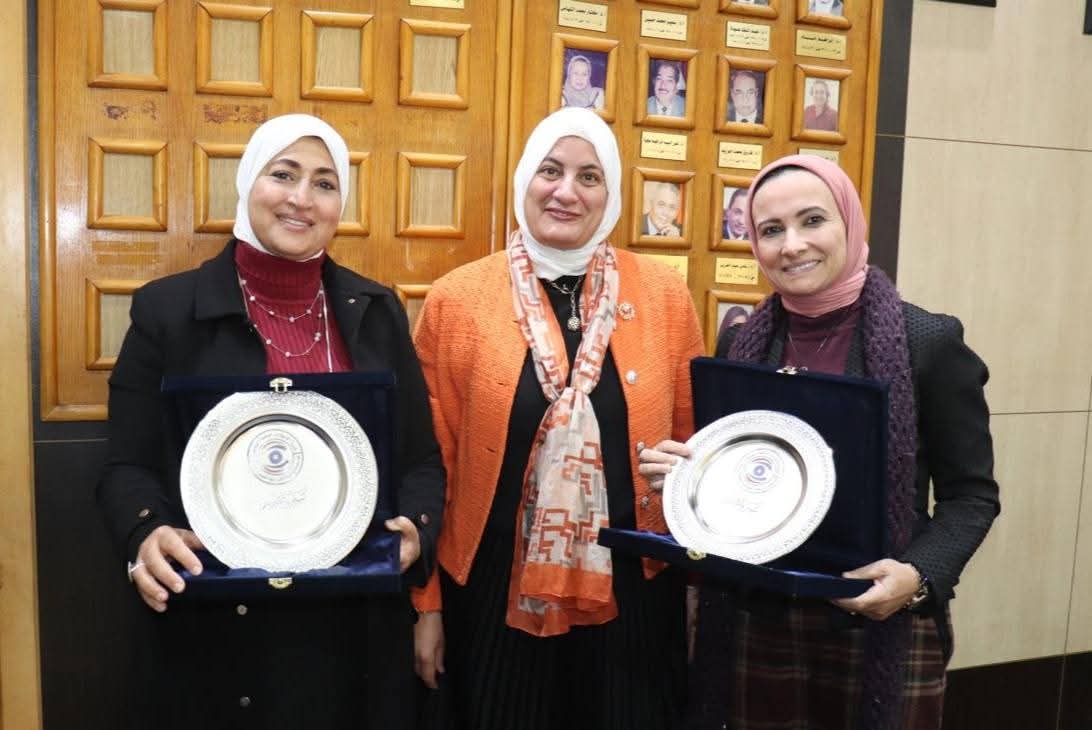 إعلام القاهرة تعتمد القواعد التنظيمية لإطلاق برنامج الزمالة المهنية في مجال العلاقات العامة