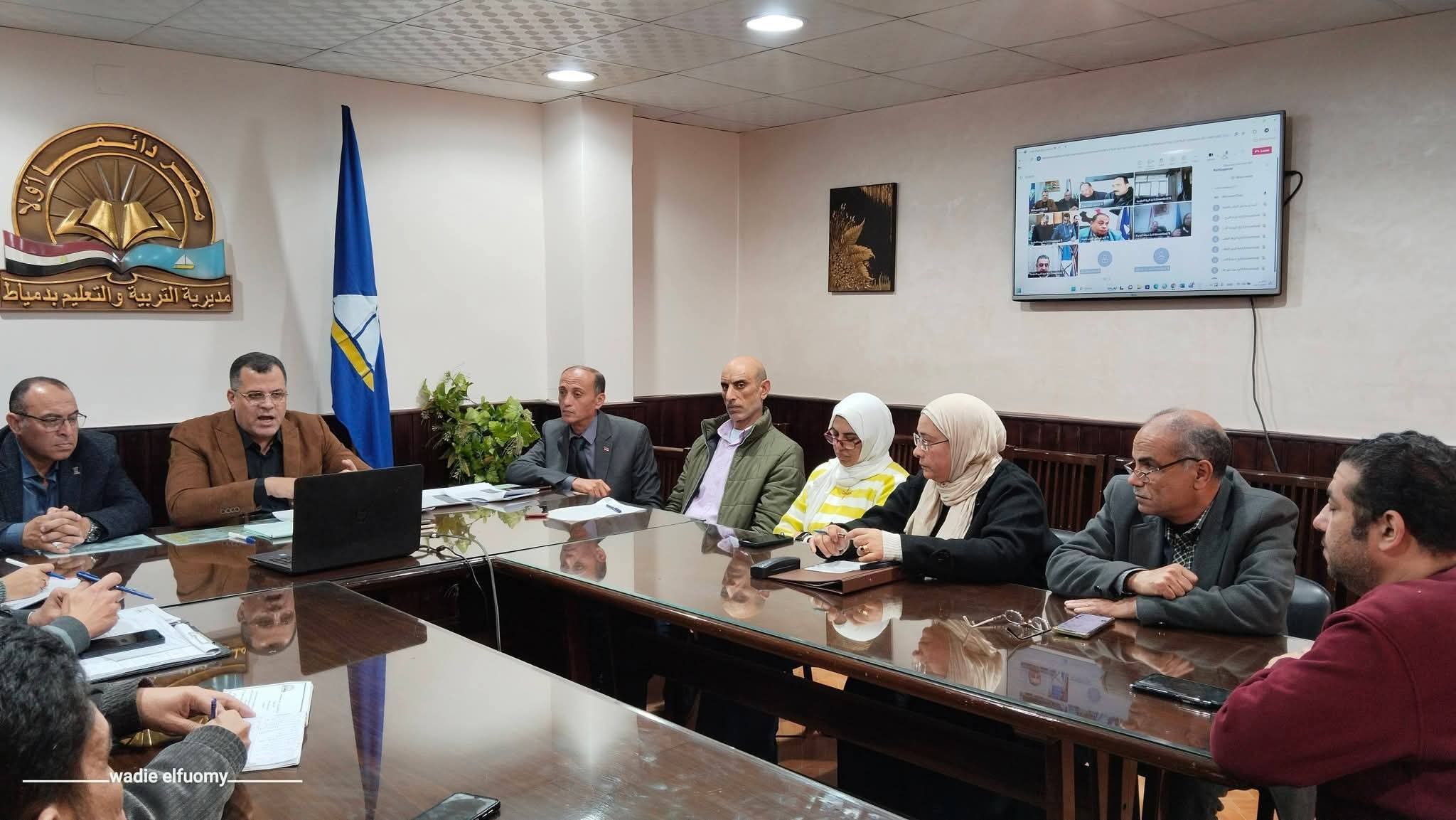 نحو تعليم أفضل.. مدير تعليم دمياط يؤكد علي الانضباط الإداري والتعليمي للارتقاء بمستوى العمل