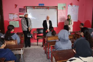 مدير تعليم القاهرة تتابع سير الدراسة بمدرسة المنيرة الرسمية لغات