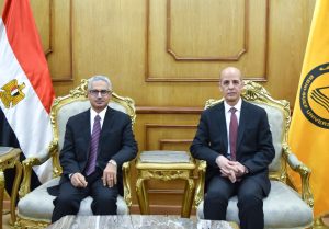 رئيس جامعة بني سويف يستقبل المحافظ للمشاركة في اجتماع مجلس الجامعة