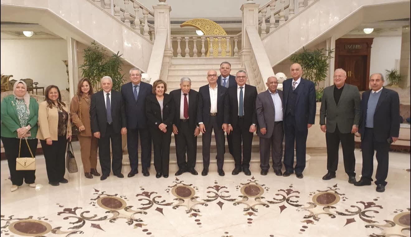 نادي أعضاء هيئة تدريس عين شمس يحتفي بالدكتور حسين عيسى في حفل إفطاره السنوى