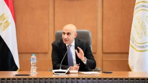 وزير التعليم يعقد اجتماعًا مع مديري ووكلاء المديريات استعدادًا لانطلاق الفصل الدراسي الثاني