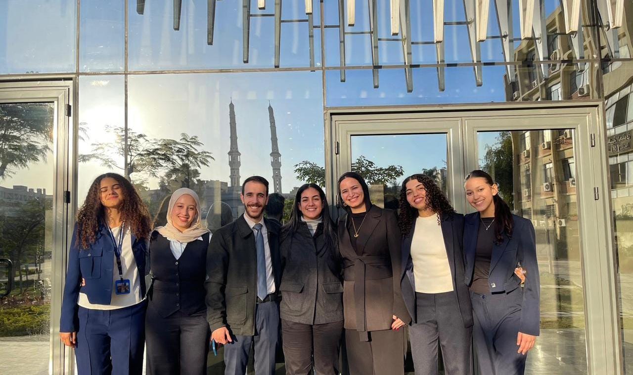 الجامعة البريطانية تتوج ببطولة الشرق الأوسط وشمال أفريقيا في مسابقة أكسفورد للمحاكمة الصورية