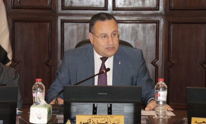 الدكتور عبد العزيز قنصوة