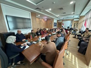 رئيس جامعة شرق بورسعيد التكنولوجية تعقد اجتماعًا مع الجهاز الإداري لمتابعة سير العمل وبحث سبل التطوير