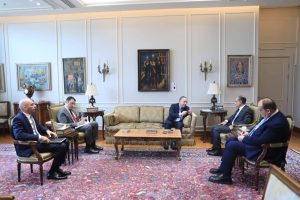 وزير الخارجية يستقبل وزير التعليم العالى لبحث سبل تعزيز التعاون