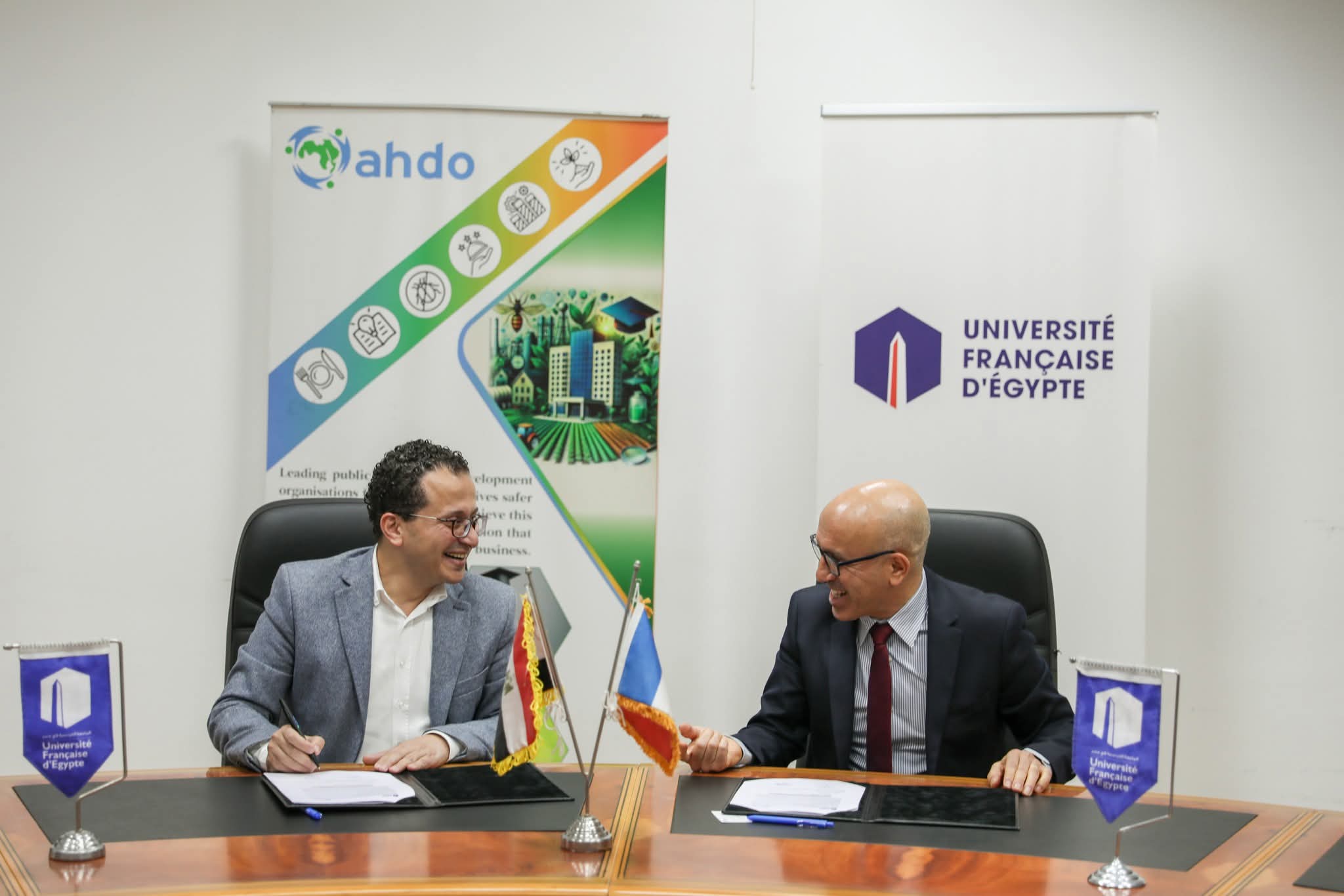 الجامعة الأهلية الفرنسية في مصر توقع مذكرة تفاهم لتجهيز الطلاب لسوق العمل وتنمية مهاراتهم التقنية والمهنية