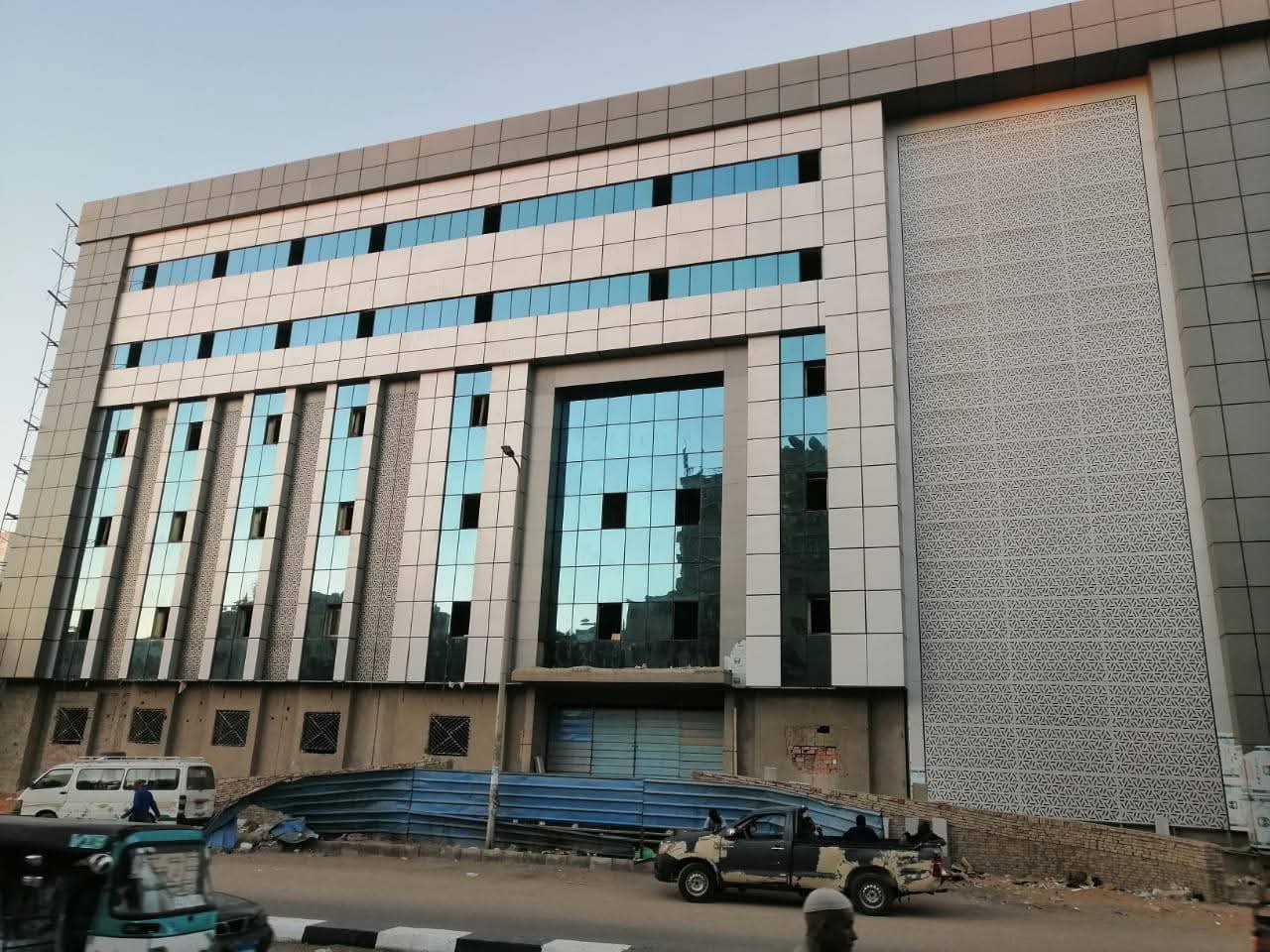 مستشفيات جامعة أسوان ترفع درجة الاستعداد القصوى لاستقبال عيد الفطر المبارك