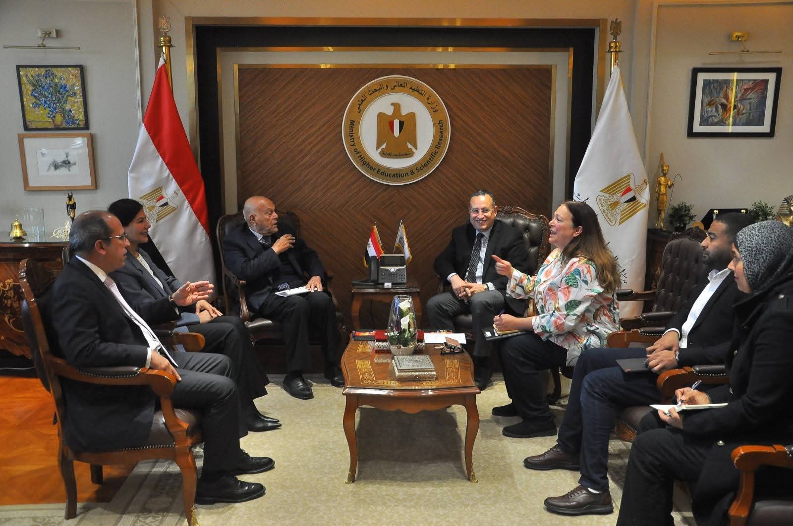 وزير التعليم العالي ومجدي يعقوب يناقشان تعزيز التعاون المشترك لدعم الرعاية الصحية وبناء القدرات في مصر وإفريقيا