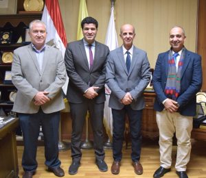 رئيس جامعة بني سويف يستقبل أحد أبرز علماء الفيزياء لبحث إنشاء معمل متقدم لعلوم المواد وربطه بشبكات البحث العالمية