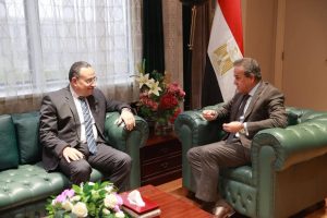 وزيرا الصحة والتعليم العالي يبحثان استراتيجية وطنية موسعة لتدريب وتأهيل الكوادر الطبية بكافة التخصصات
