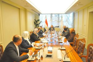 وزير التعليم العالي يعقد اجتماعًا مع رئيس الجهاز المصري للملكية الفكرية لبحث سبل تعزيز التعاون