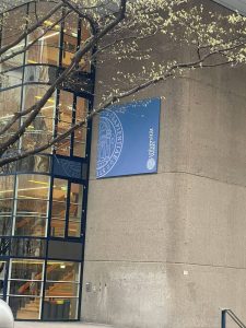 فريق حقوق عين شمس يصل النمسا للمشاركة لأول مرة بمسابقة المحاكمة الصورية في مجال التحكيم التجارى الدولي