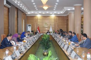 بحضور محافظ القليوبية.. رئيس جامعة بنها يترأس اجتماع مجلس الجامعة