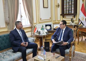 جامعة القاهرة تبحث تعزيز التعاون مع البورصة المصرية لنشر الثقافة المالية والاستثمارية