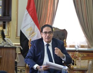 جامعة القاهرة تبحث تعزيز التعاون مع البورصة المصرية لنشر الثقافة المالية والاستثمارية