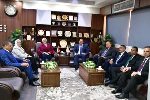 رئيس جامعة الوادى الجديد يستقبل وفد برلماني وأكاديمي