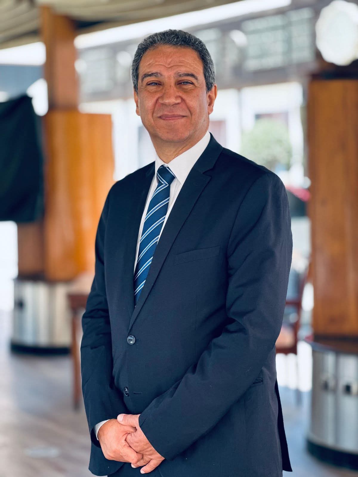 عميد «قصر العيني» يهنئ الدكتور ماجد عبد النصير لاختياره بلجنة الترشيحات بالفيدرالية العالمية للمخ والأعصاب