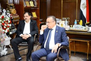 عميد طب أسيوط يستقبل وفدا من بنك الاستثمار القومي لمتابعة عددا من المشروعات القائمة