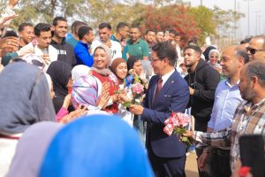 فى إطار مبادرة 100 مليون شجرة.. رئيس جامعة بنها يتفقد معرض الزهور السنوي في دورته الثالثة