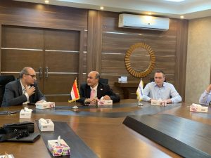 جامعة القاهرة الجديدة التكنولوجية تتسلم الأجهزة الخاصة بمصنع تجميع ومواءمة الأطراف الصناعية والأجهزة التقويمية