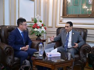 مباحثات لتعزيز سبل علاقات التعاون بين جامعتي القاهرة ونورث ويست الصينية