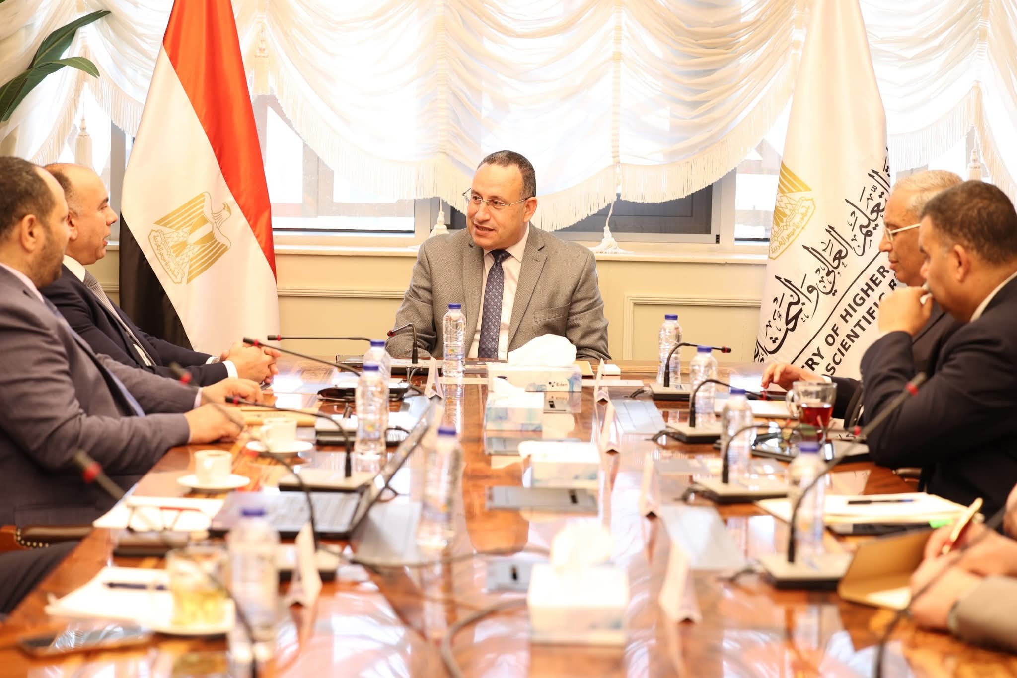 وزير التعليم العالي يبحث مع جهاز مستقبل مصر شراكة موسعة مع الجامعات والمراكز البحثية