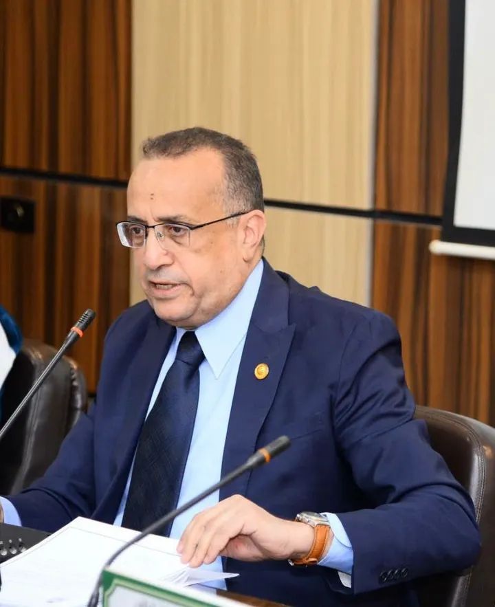 عميد طب أسيوط يترأس مجلس الكلية في جلسته رقم (٨٠٣).. (تفاصيل)