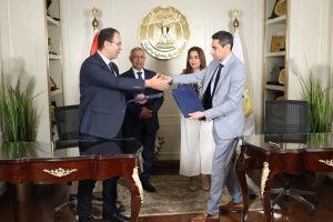 وزيرة التنمية المحلية والبيئة ورئيس الأكاديمية العربية يشهدان توقيع بروتوكول تعاون مشترك بين الجانبين