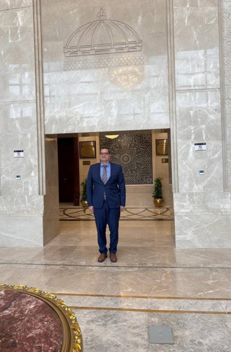 عميد حقوق عين شمس يشارك في جلسات استماع برلمانية لإعداد تشريع ينظم استخدام الأطفال لتطبيقات التواصل الاجتماعي