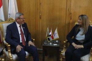 آداب عين شمس تبحث آفاق تعاون أكاديمي مع نظيرتها بجامعة الإمام جعفر الصادق IJSU بالعراق