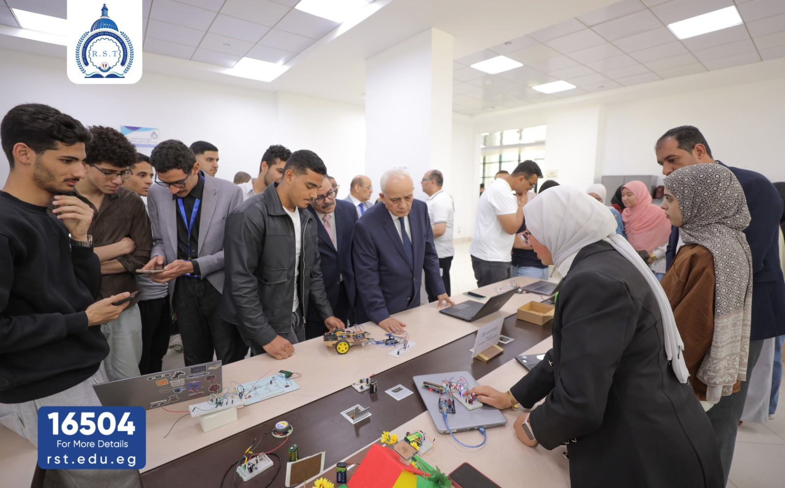 جامعة الريادة تختتم الأنشطة الطلابية للعام الدراسي بتكريم الفائزين والمبدعين