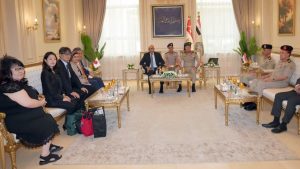 القوات المسلحة تنظم زيارة ميدانية لوفد من جامعة هيروشيما اليابانية للأكاديمية العسكرية المصرية.. وتشارك فى توقيع إتفاقية تعاون معها