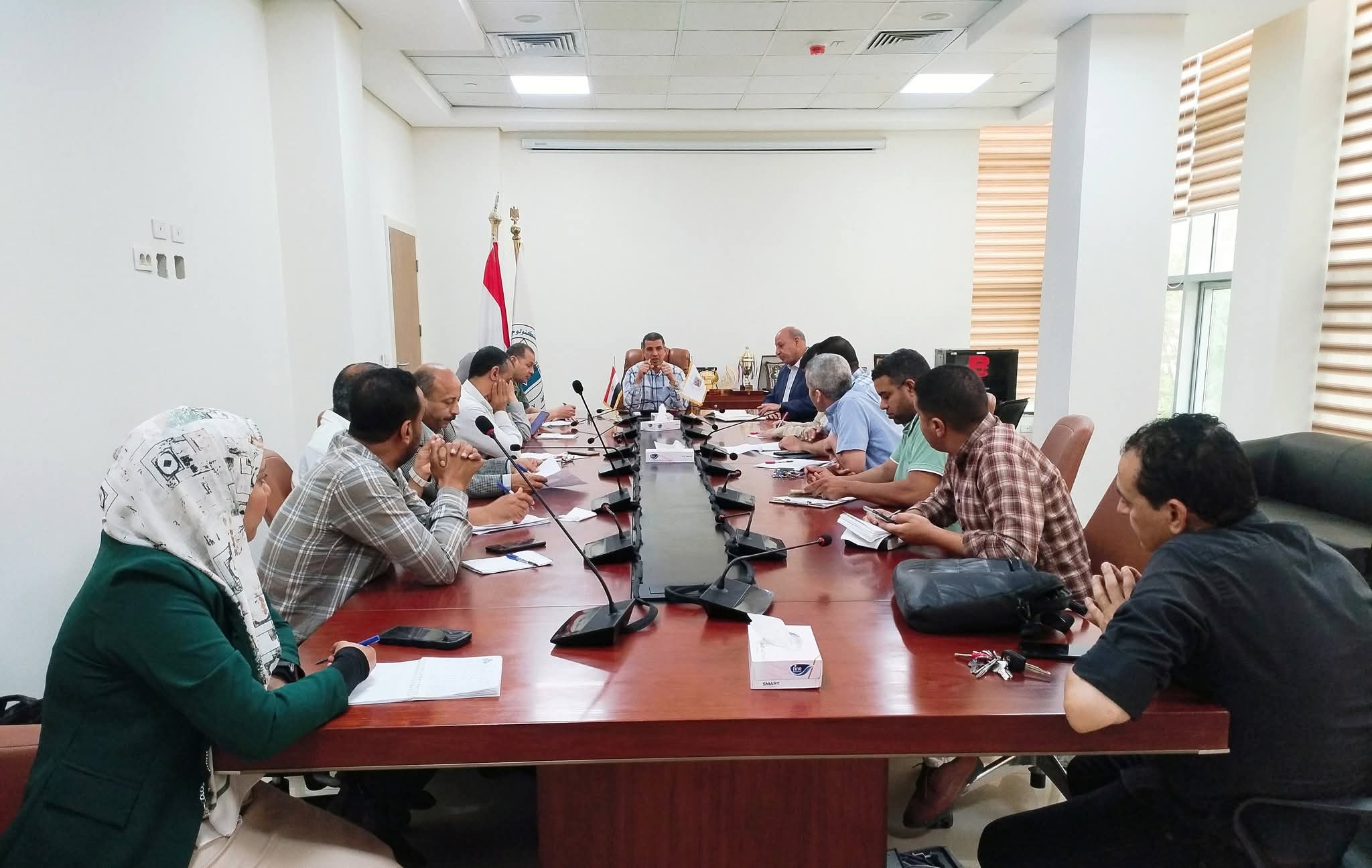 رئيس جامعة أسيوط الجديدة التكنولوجية يعقد اجتماعا لمتابعة إعداد الخطة الاستراتيجية