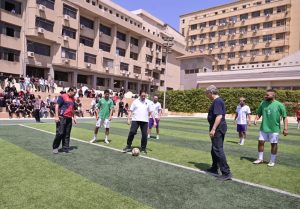 تحت شعار "معًا على طريق النجاح".. جامعة القاهرة تنظم يومًا رياضيًا متكاملًا بمشاركة واسعة من قياداتها ومنتسبيها