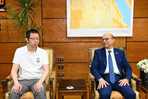 رئيس جامعة أسيوط يستقبل الجراح العالمي «Zhegang Zhou».. (تفاصيل)